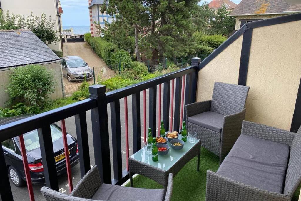 Magnifique Appartement Vue Mer A 50 M De La Plage Villers-sur-Mer Exteriör bild