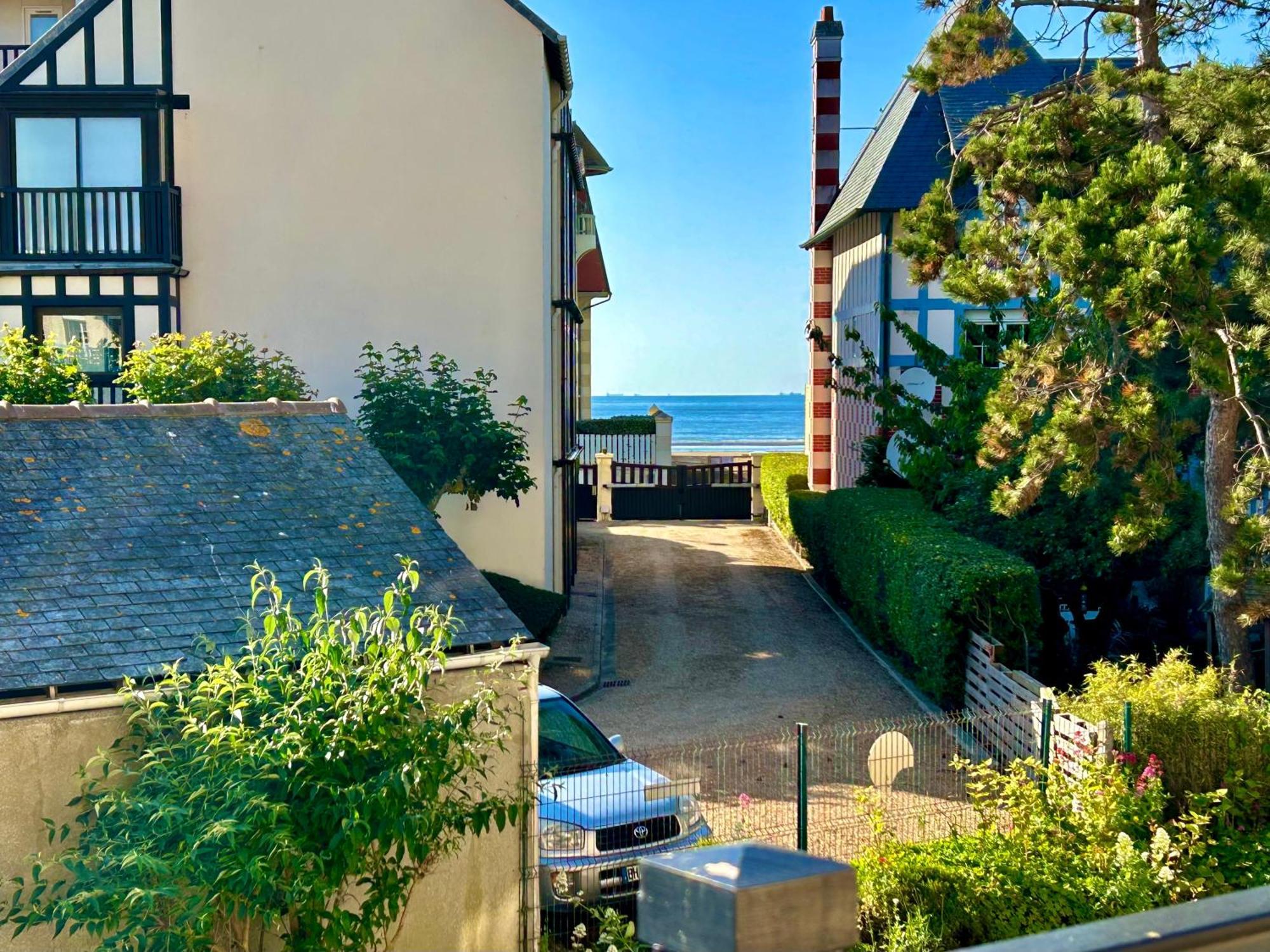 Magnifique Appartement Vue Mer A 50 M De La Plage Villers-sur-Mer Exteriör bild